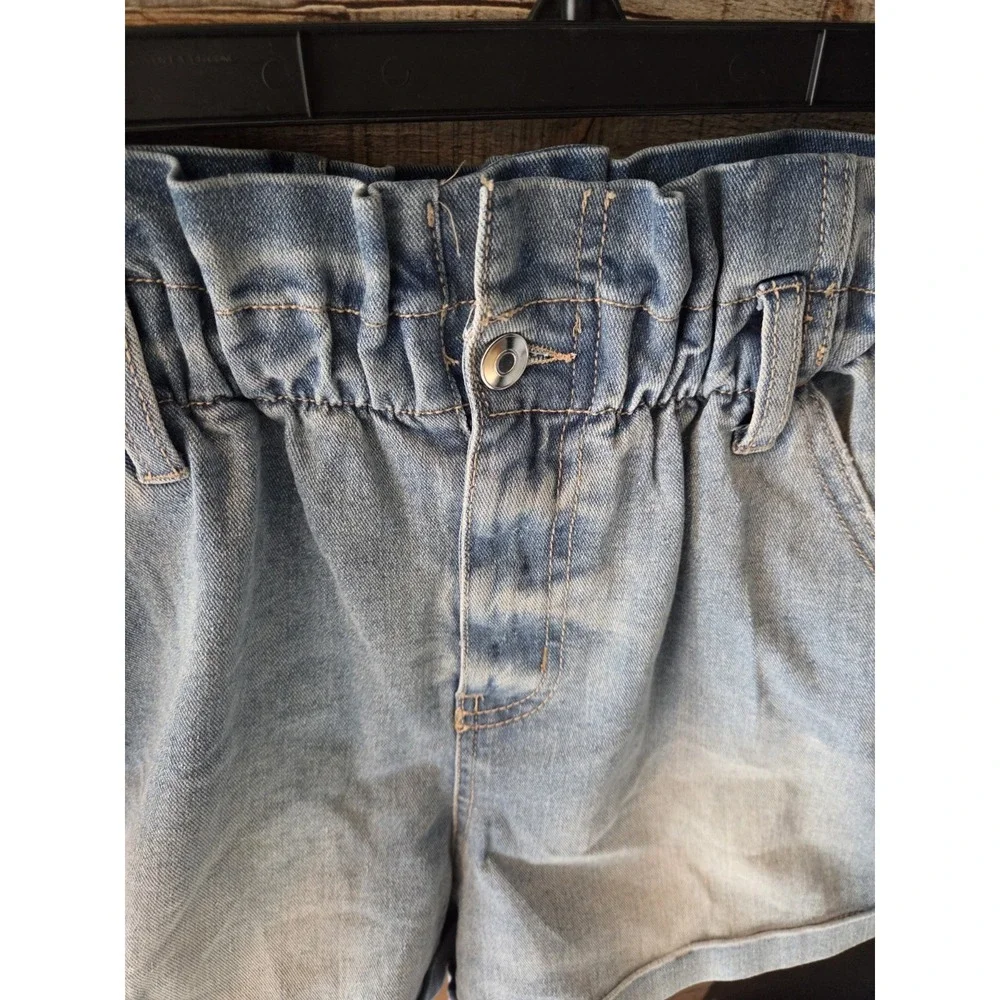 Y2K Inspired No Boundries Short Size 3/5